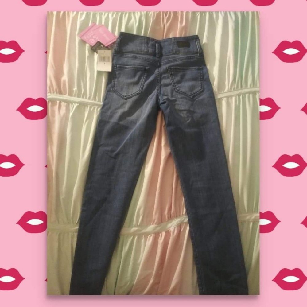 Jeans - Picture 2 of 3